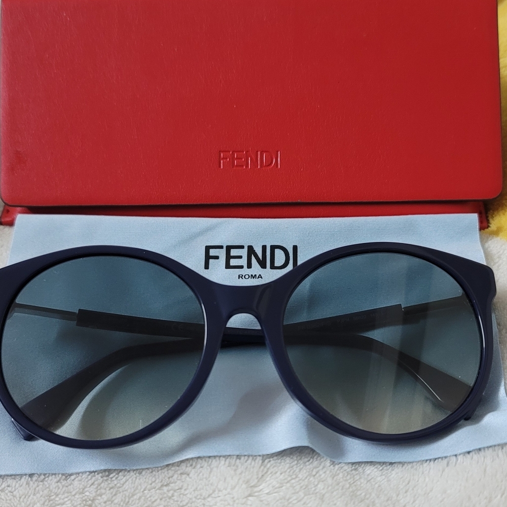 Fendi Navy Round Sunglasses